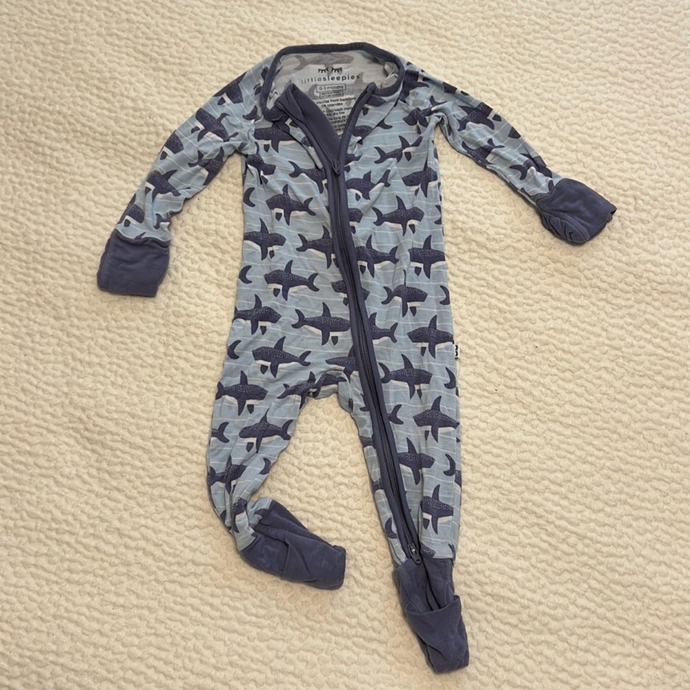 Little Sleepies shark zippy footie 🦈